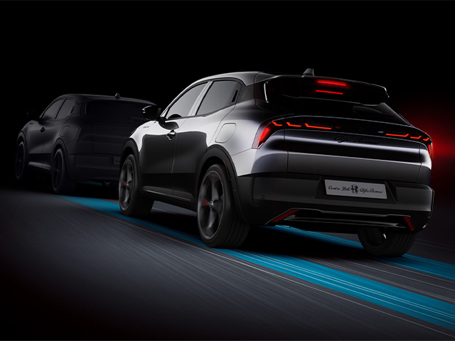 Alfa Romeo Junior - Junior Ibrida 2024 ADAS - Stationnement semi-automatique