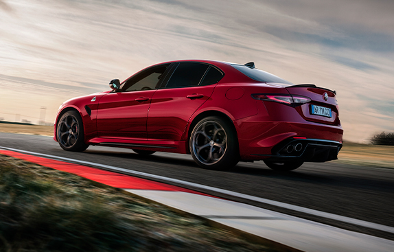 Powers and performances of sports cars – Alfa Romeo